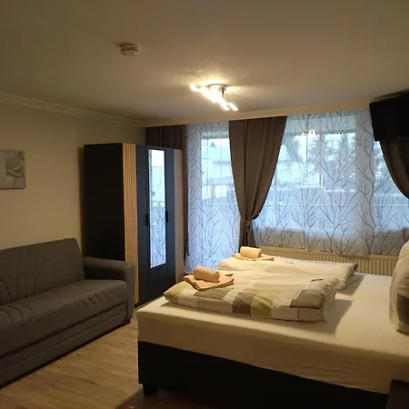 Anna In Apartament *